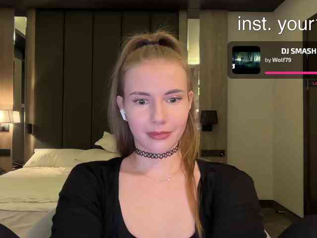-VikkiL0vesCheese- Sex Cam Show