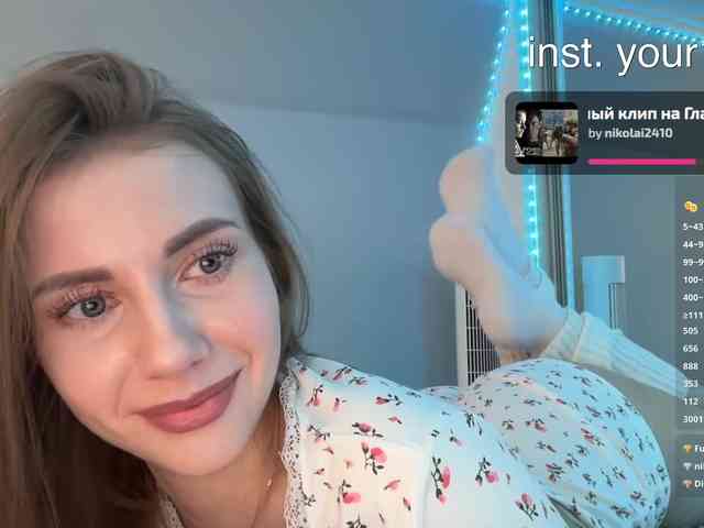 VikkiExtraCheese webcam