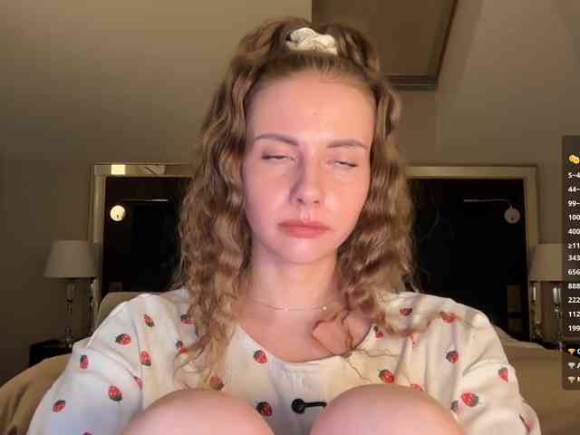 VikkiExtraCheese webcam