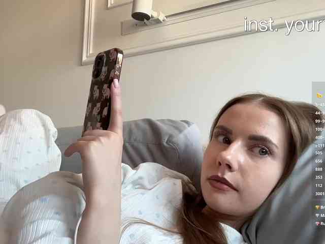 Модель: VikkiExtraCheese