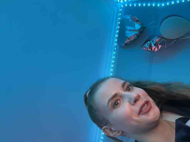 VikkiExtraCheese webcam