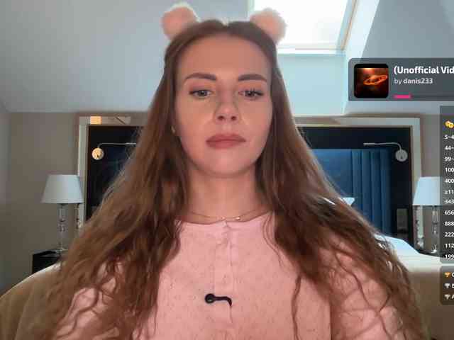 VikkiExtraCheese webcam