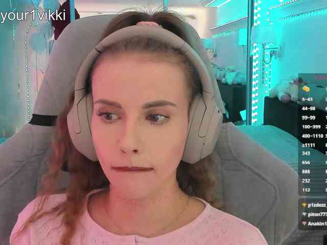Модель: VikkiExtraCheese