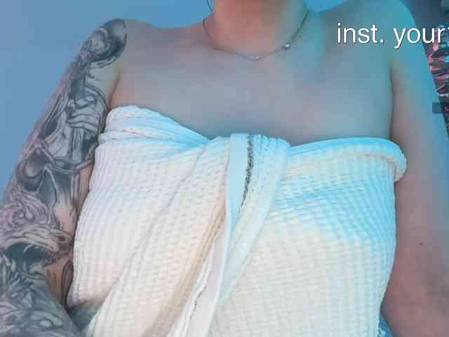 VikkiExtraCheese webcam