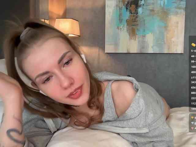 VikkiExtraCheese webcam