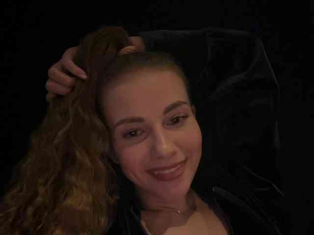 VikkiExtraCheese webcam