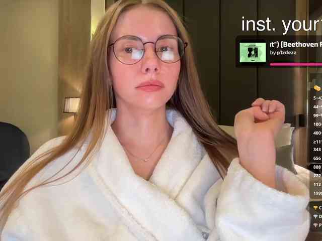 VikkiExtraCheese webcam