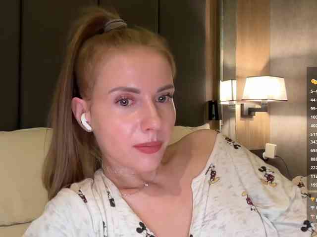 VikkiExtraCheese webcam