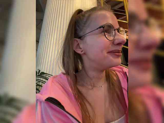 VikkiExtraCheese webcam