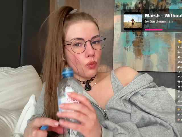 VikkiExtraCheese webcam