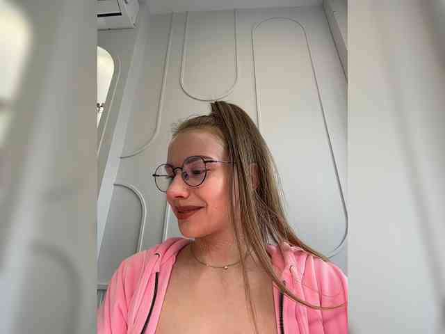 VikkiExtraCheese webcam