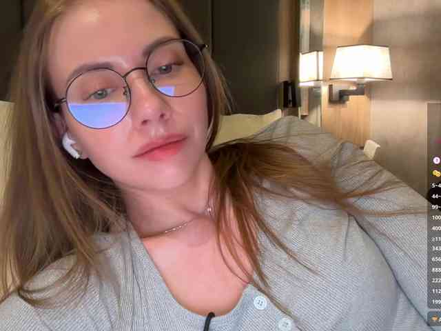 VikkiExtraCheese webcam