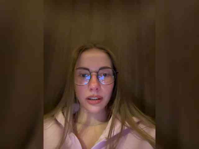 Модель: VikkiExtraCheese