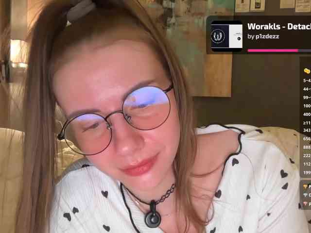 VikkiExtraCheese webcam