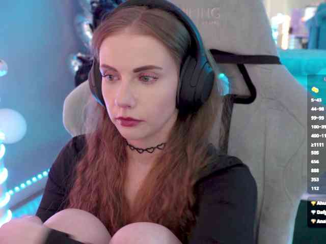 VikkiExtraCheese webcam