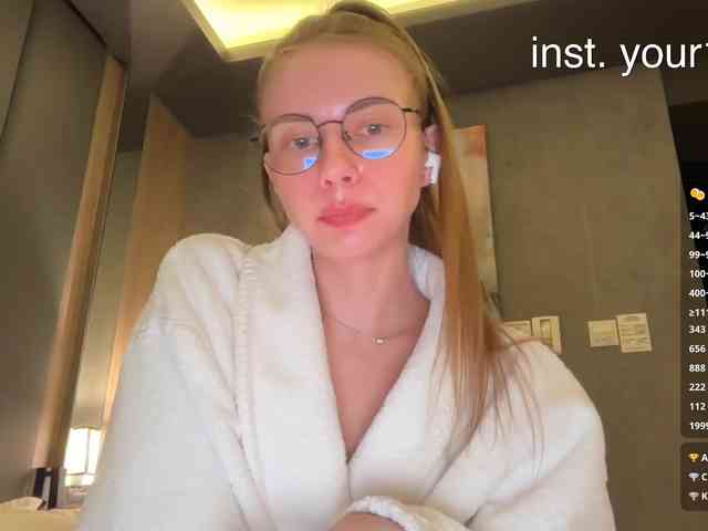 VikkiExtraCheese webcam