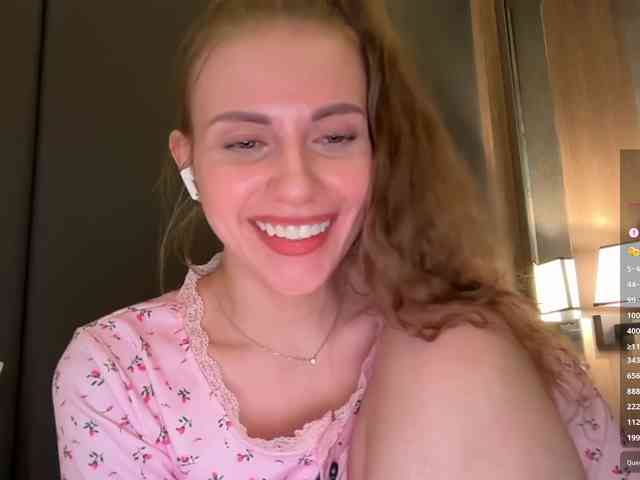 VikkiExtraCheese webcam