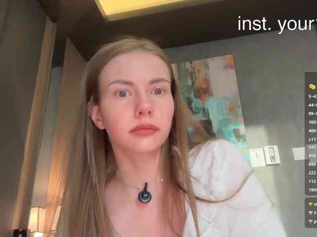 Модель: VikkiExtraCheese