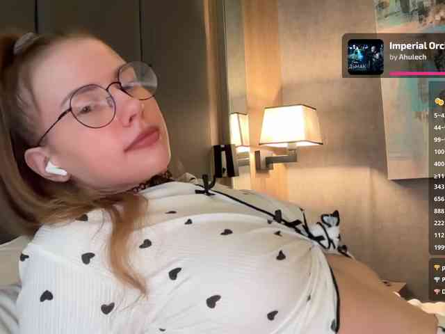 VikkiExtraCheese webcam