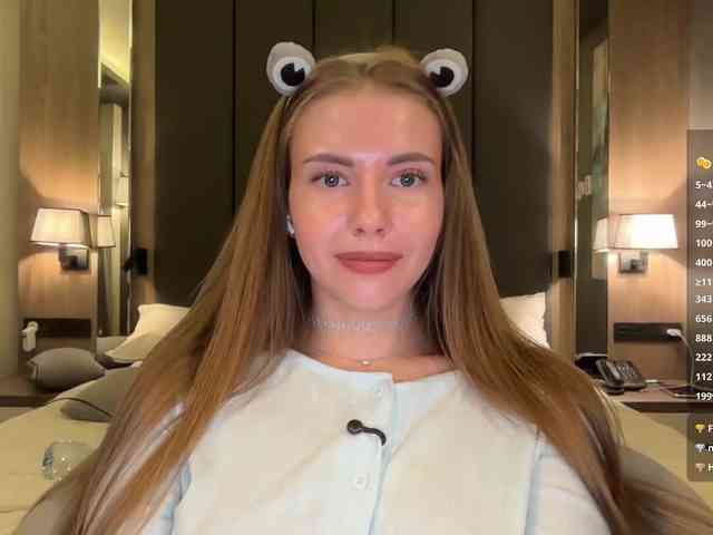 VikkiExtraCheese webcam