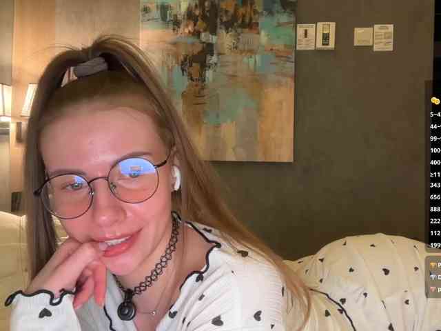 VikkiExtraCheese webcam