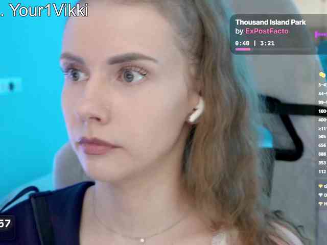 Модель: VikkiExtraCheese