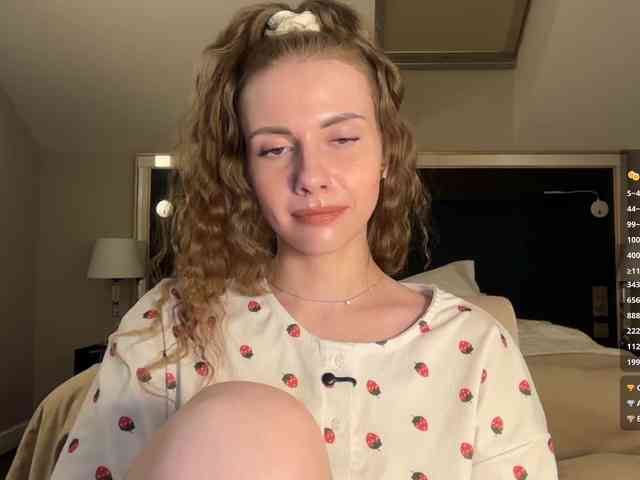 VikkiExtraCheese webcam