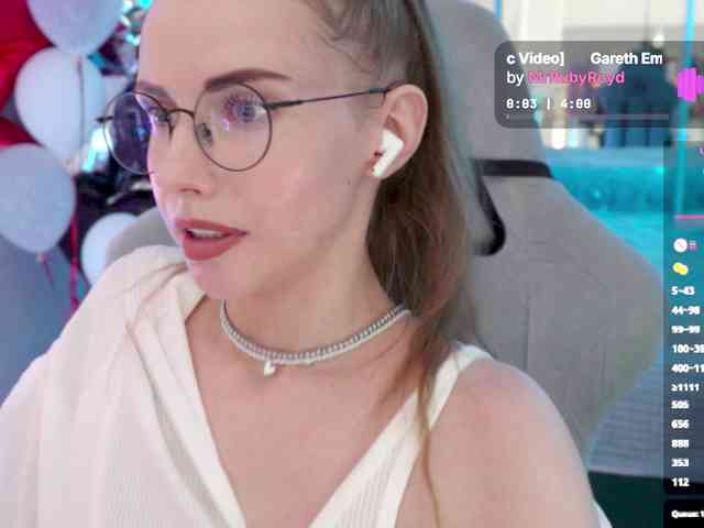 VikkiExtraCheese