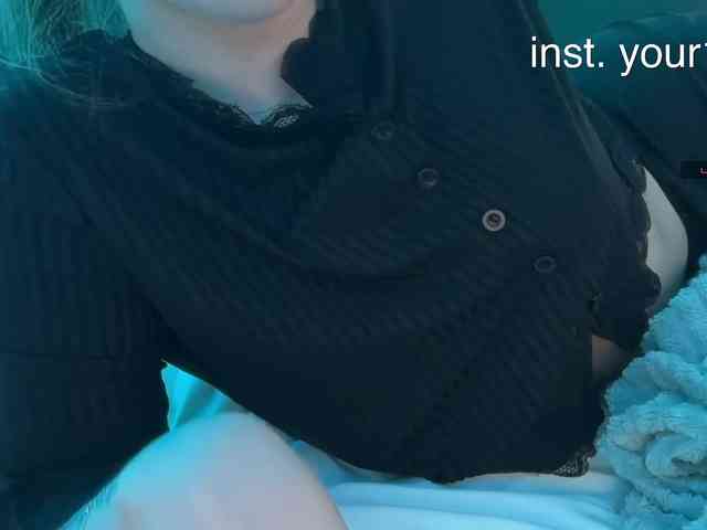 VikkiExtraCheese webcam