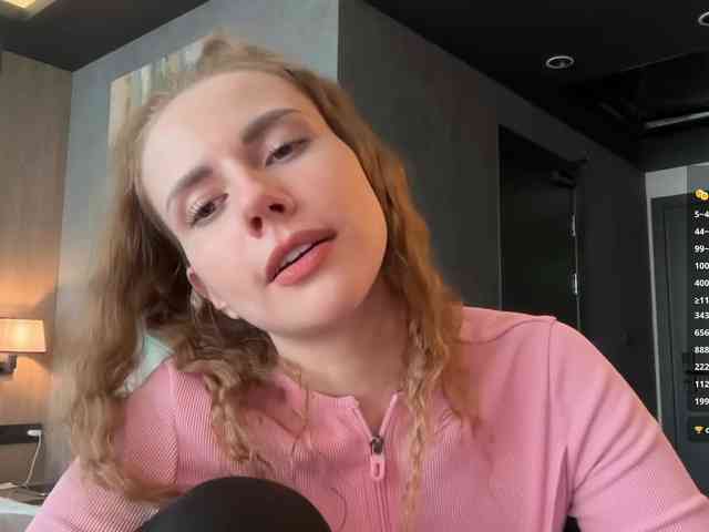 VikkiExtraCheese webcam