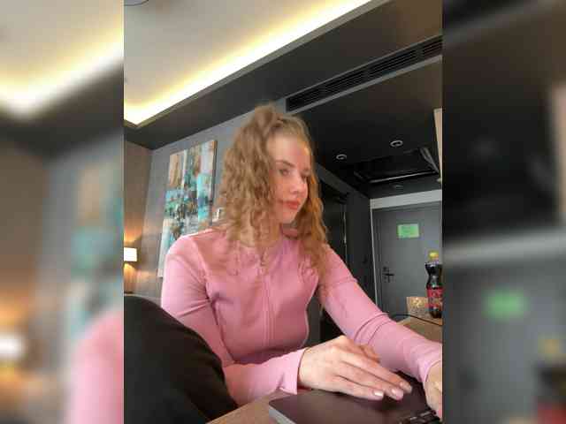 VikkiExtraCheese webcam