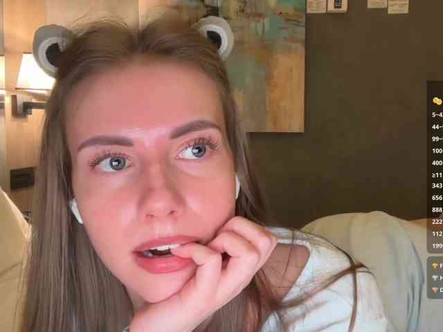 VikkiExtraCheese webcam