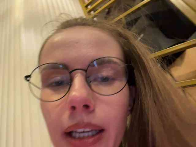 VikkiExtraCheese webcam