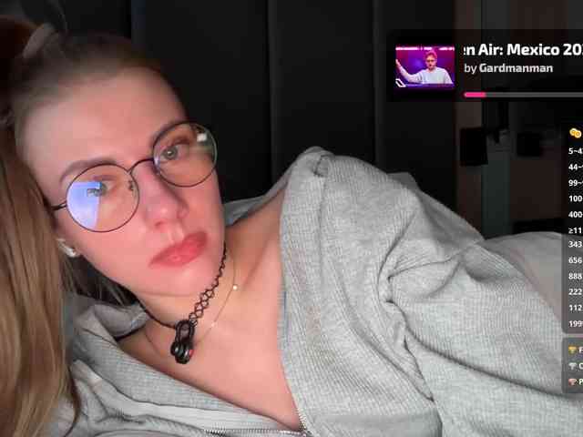 VikkiExtraCheese webcam