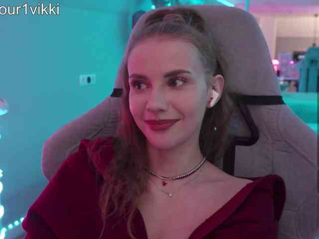 Model: VikkiExtraCheese