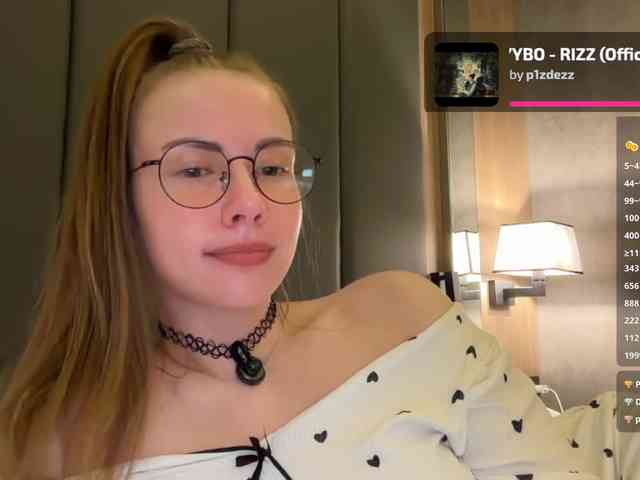 VikkiExtraCheese webcam