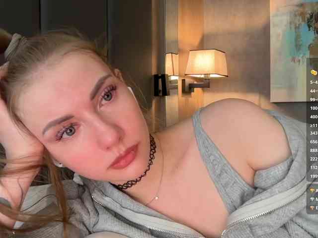 VikkiExtraCheese webcam