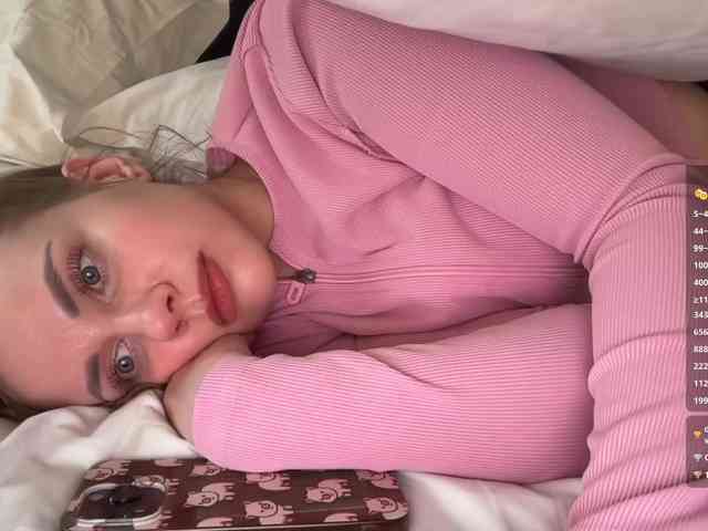 VikkiExtraCheese webcam