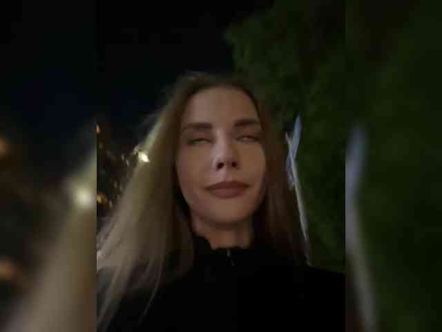 VikkiExtraCheese webcam