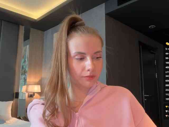 VikkiExtraCheese webcam