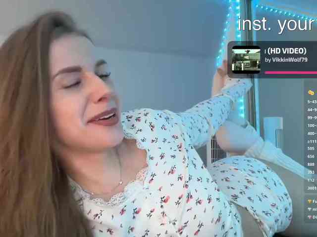 VikkiExtraCheese webcam