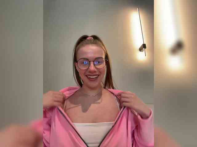 VikkiExtraCheese webcam