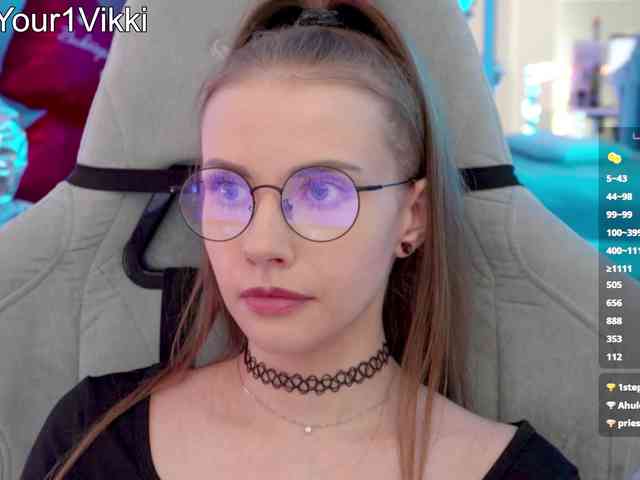 Model: VikkiExtraCheese