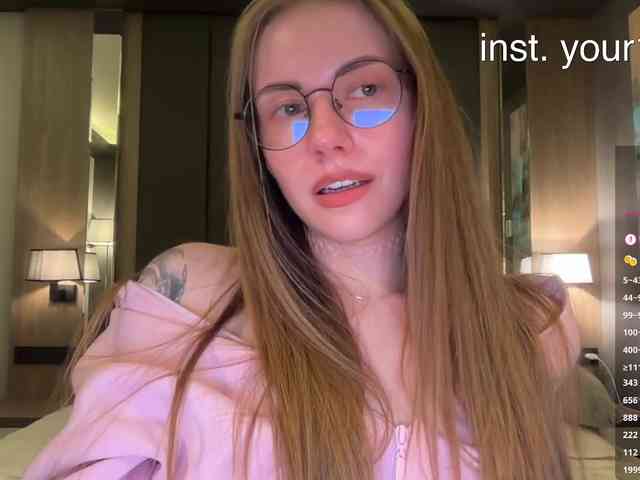 Модель: VikkiExtraCheese