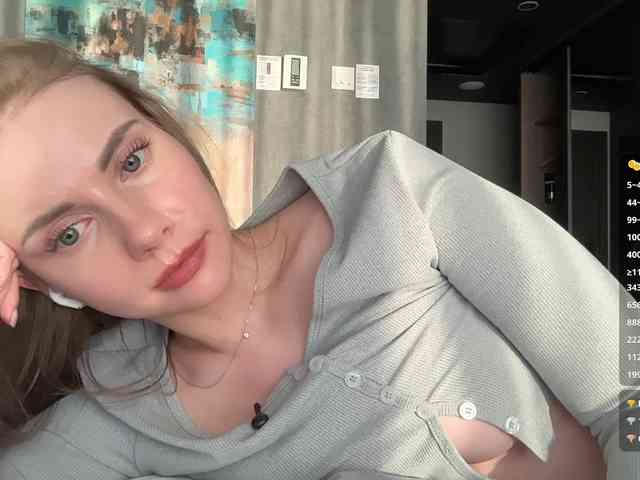 VikkiExtraCheese webcam