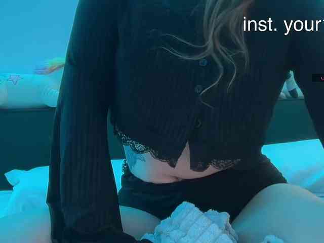 VikkiExtraCheese webcam