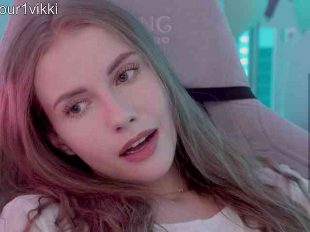 Model: VikkiExtraCheese