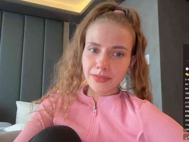 VikkiExtraCheese webcam