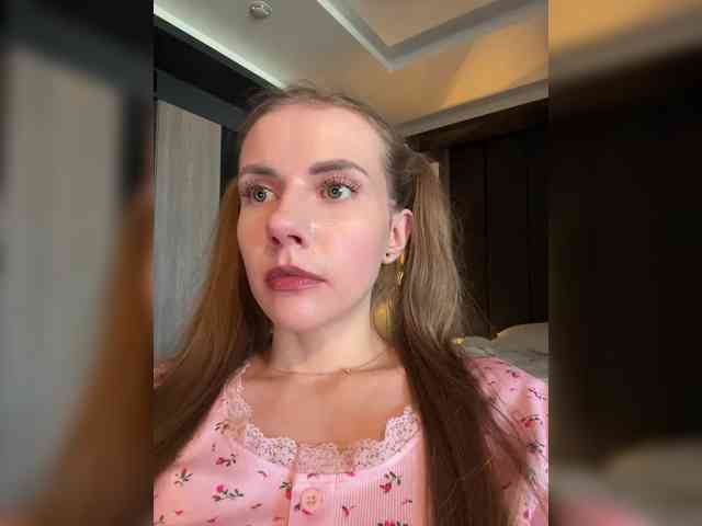 VikkiExtraCheese webcam