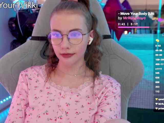 VikkiExtraCheese webcam